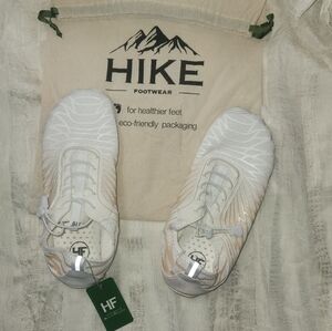 Hike Footwear Lorax Pro Healthy Non-Slip Barefoot Shoes in White. Size 42/8